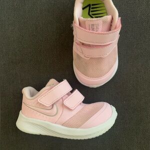 Toddler Nike’s size 5c